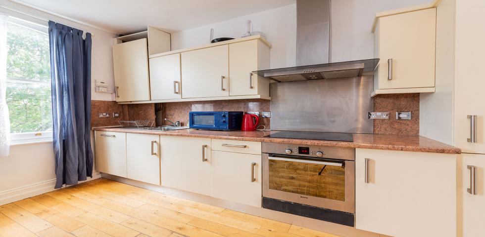 			2 Bedroom, 1 bath, 1 reception Flat			 Saltram Creascent, MAIDA VALE